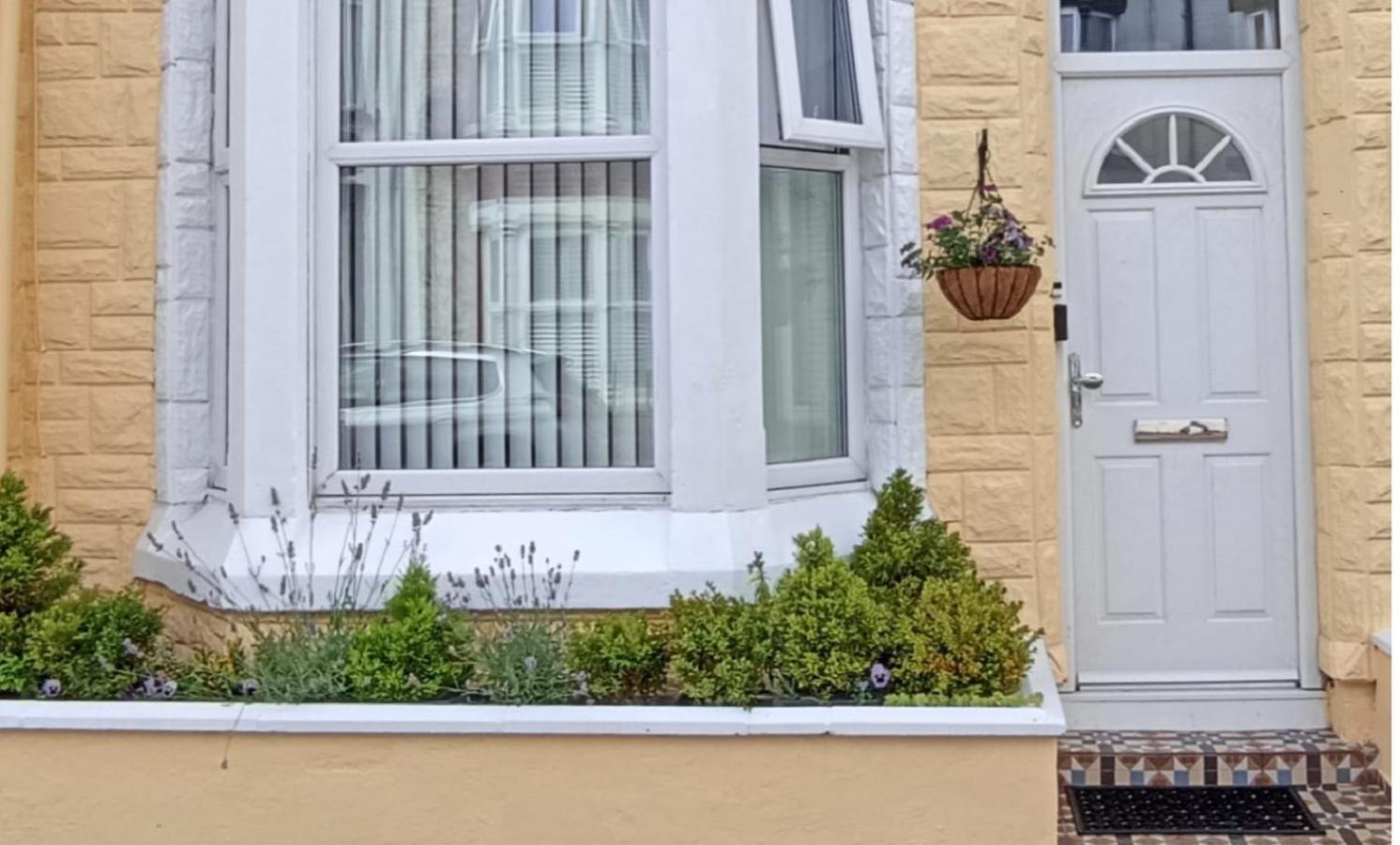 Home From Home Near Lfc, Efc & Train Station Liverpool Exterior foto